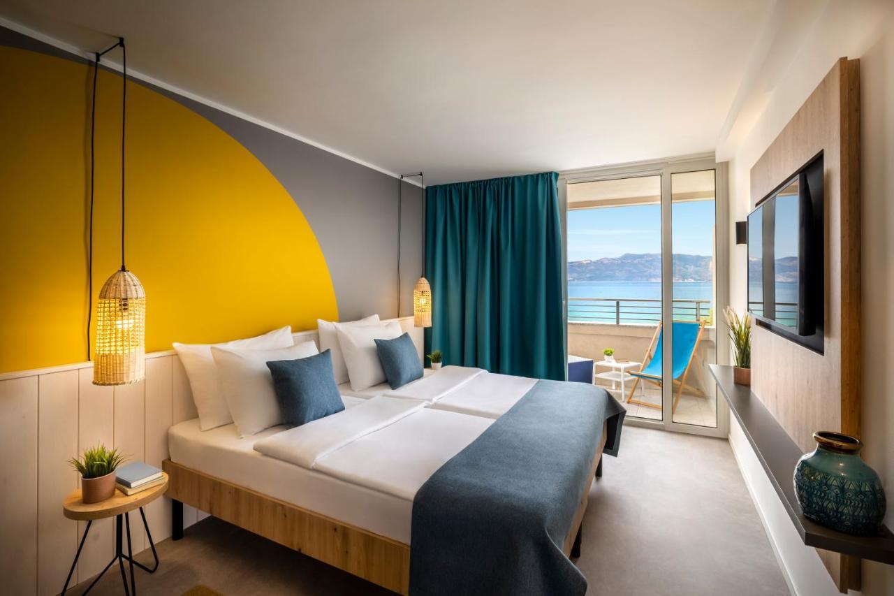 Sunny Baska Hotel By Valamar, Ex Corinthia Bagian luar foto