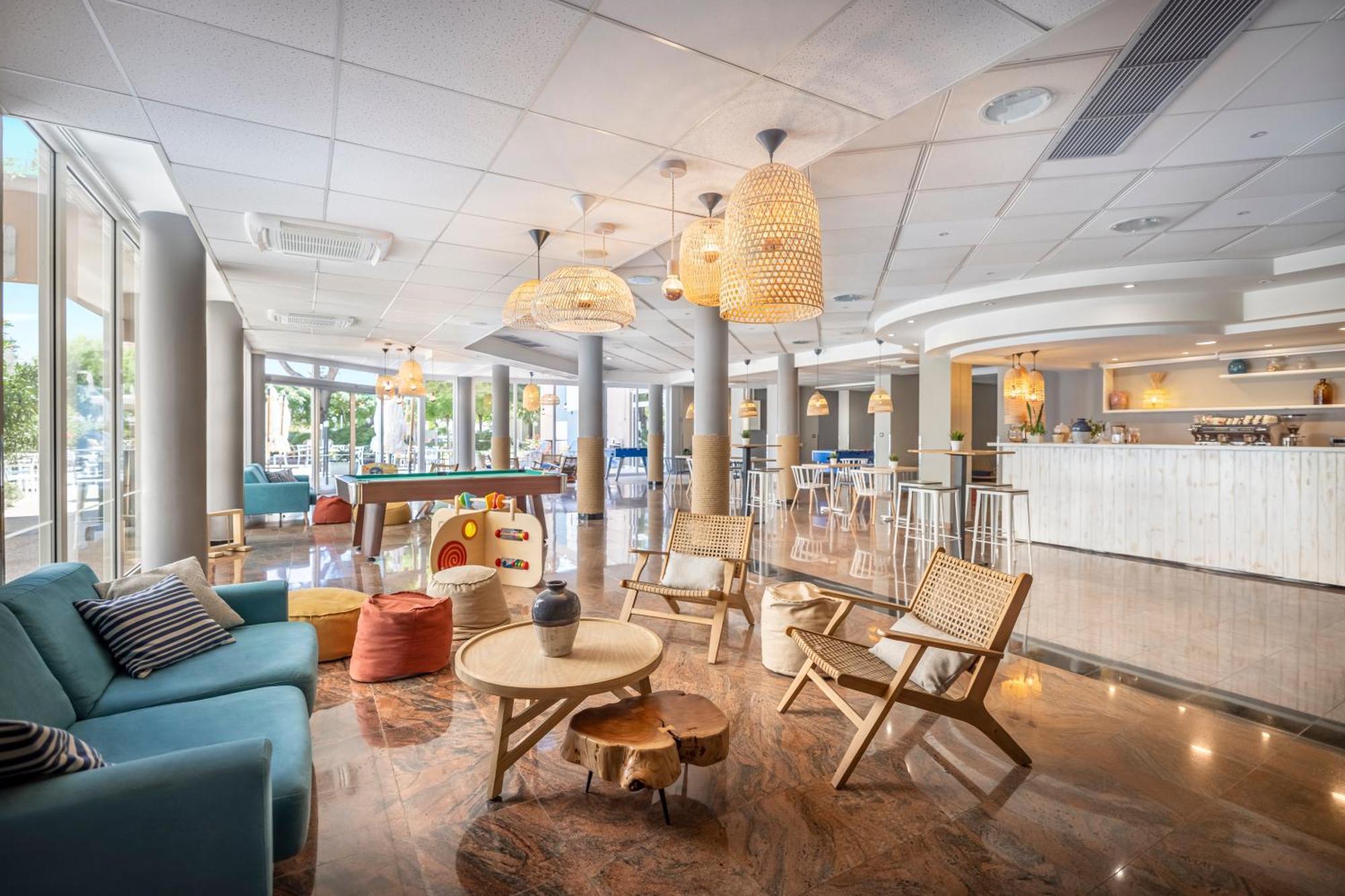 Sunny Baska Hotel By Valamar, Ex Corinthia Bagian luar foto