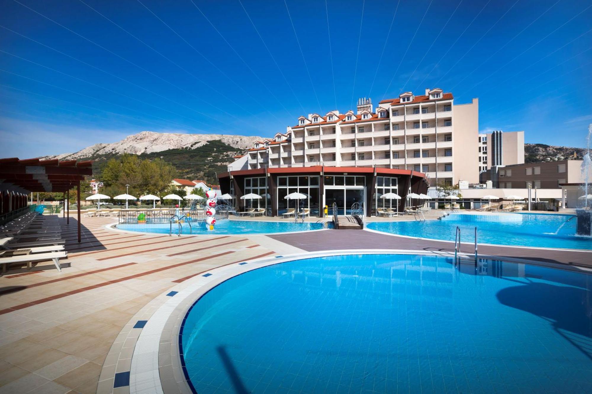 Sunny Baska Hotel By Valamar, Ex Corinthia Bagian luar foto