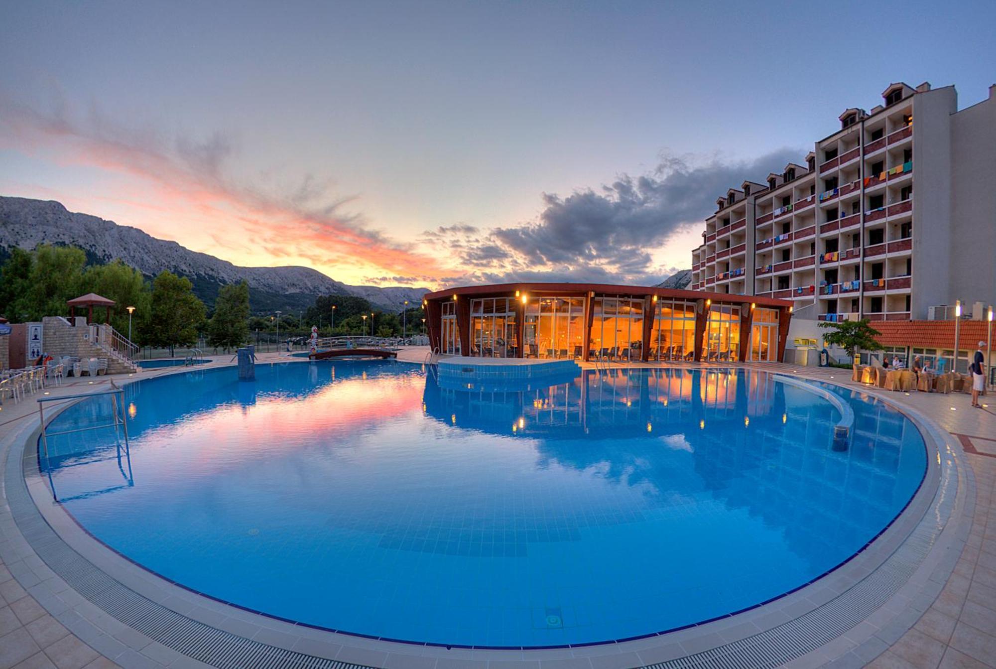 Sunny Baska Hotel By Valamar, Ex Corinthia Bagian luar foto